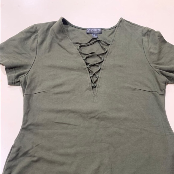 This is a forever 21 1x cock tail style dress - Picture 3 of 4